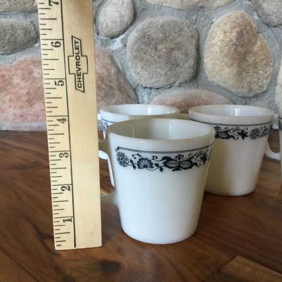 Vintage Pyrex Old Town Blue Onion Cups Set of 3 - Picture 7 of 7